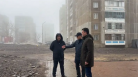 Аким Карагандинской области призвал чиновников ходить пешком из-за проблем с мусором