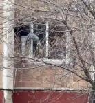 Разбил окно и залез в квартиру: в Караганде бдительный горожанин помог задержать предполагаемого грабителя