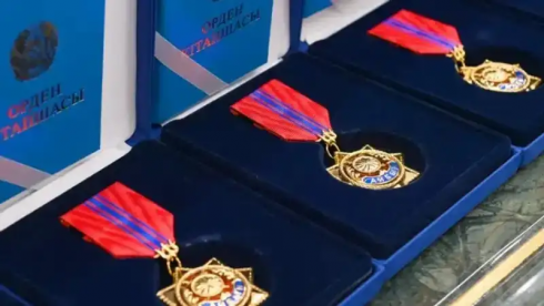 Ордену "Айбын" присвоят имена казахстанских героев. Сенат одобрил закон