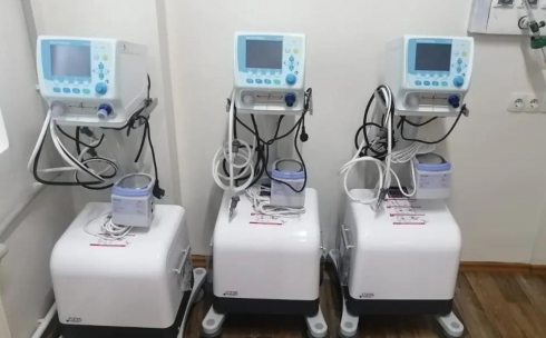 В Балхаше закупили новые аппараты ИВЛ для новорожденных