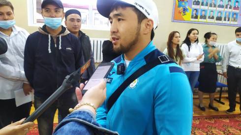 Бронзовый призёр Олимпийских игр в Токио встретился с воспитанниками карагандинской спортивной школы-интерната
