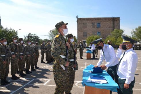 В Караганде 400 призывников со всего Казахстана вступили в ряды солдат Национальной гвардии