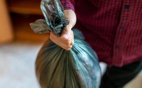 89% опрошенных карагандинцев против того, чтобы выставлять пакеты с мусором за дверь квартиры
