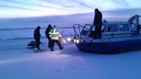 Рыбаков чудом спасли с оторванной льдины на Балхаше