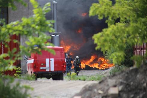 В Караганде возгорание мусора привело к крупному пожару