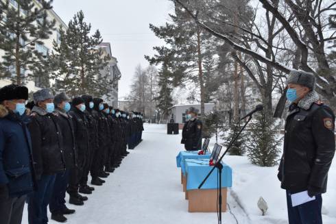 Карагандинские полицейские почтили память погибших минутой молчания