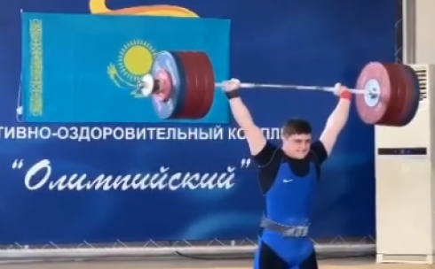 Тяжелоатлет из Карагандинской области установил новый рекорд