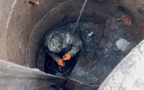 В Караганде продолжают устранять проблему канализационного коллектора №10