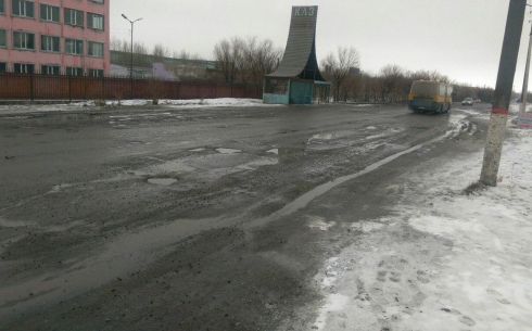 В Караганде восстановят 10 лет не видевшую ремонта дорогу