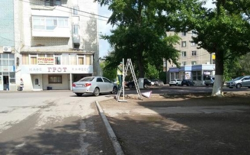 В Караганде установили новый дорожный знак на улице Ермекова 