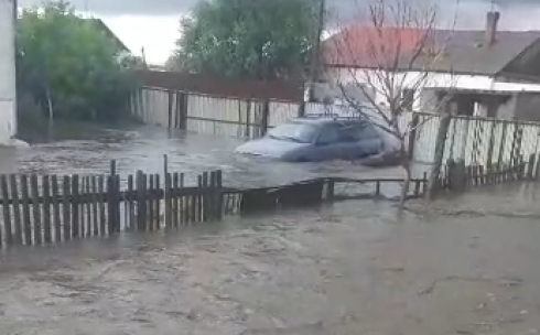В Карагандинской области село затопило дождевыми водами