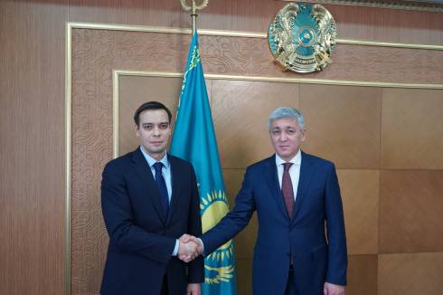 Уполномоченный по правам человека в Казахстане встретился с акимом области и пообщался с карагандинцами