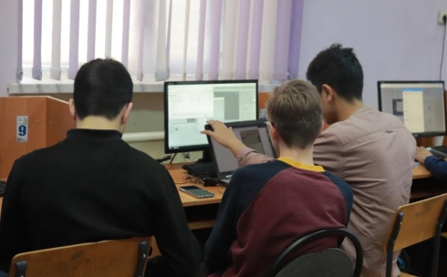 Специалисты из Москвы обучили карагандинских школьников навыкам проектирования