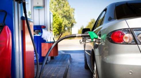 Прекратите распускать слухи - Бозумбаев о повышении цен на бензин