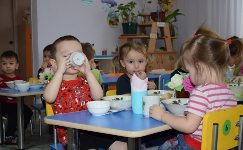 Как должны кормить в детских садах Караганды, согласно нормам