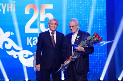 Заслуженный хирург Караганды Сергей Лохвицкий был награждён орденом «Парасат»
