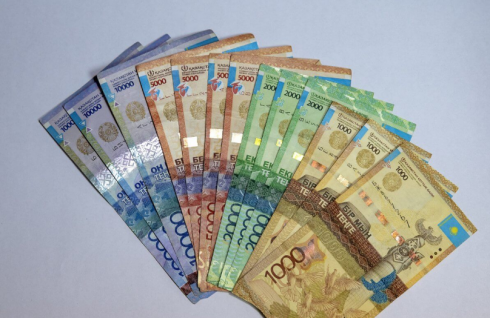 Более 900 млн тенге задолжали государству карагандинцы по налогам