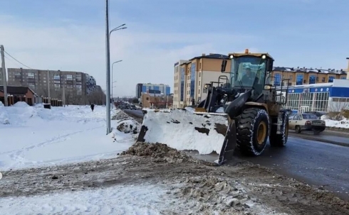 За семь дней из Караганды было вывезено более ста тысяч кубометров снега