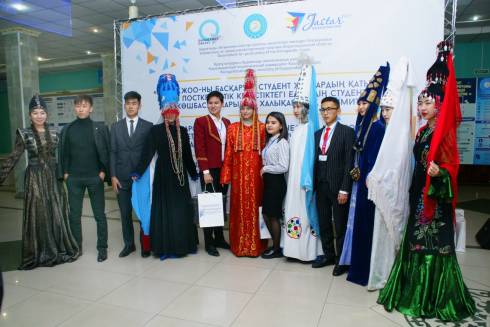 В Караганде проходит международный саммит студенческих лидеров