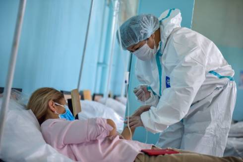 В инфекционных стационарах Карагандинской области находится 382 пациента с коронавирусом