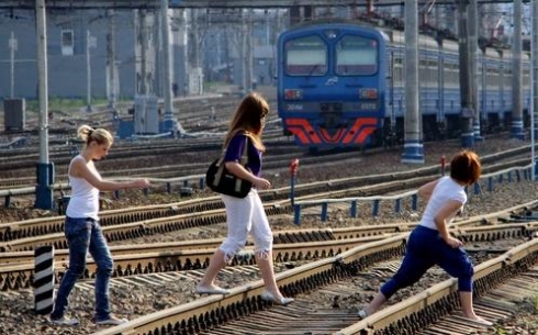 Машинисты экстренно тормозили поезда более 2000 раз, спасая казахстанцев