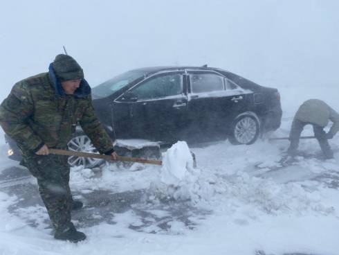 Более 300 человек спасли сотрудники ДЧС на автодорогах Карагандинской области за сутки
