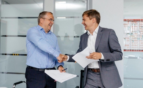 Beeline и Kcell подписали соглашение о совместном строительстве 4G/LTE сети в Казахстане