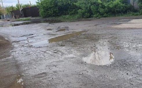 Карагандинцы жалуются на плохое состояние дороги по улице Казахстанская