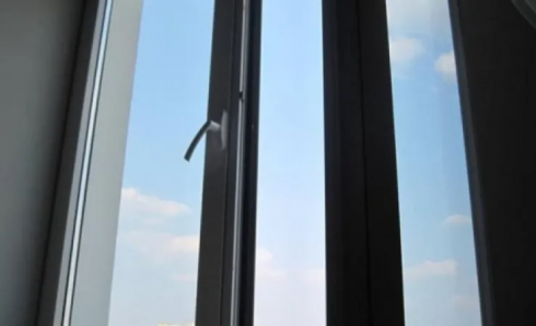 Требования по установке решеток на окнах ужесточат в Казахстане