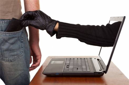 Четырех интернет-мошенников осудили в Караганде