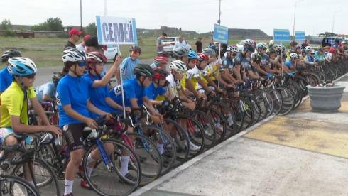 120 юных спортсменов принимают участие в многодневной велогонке в Сарани