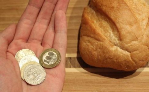 Владельцы магазинов спекулируют ценами на хлеб