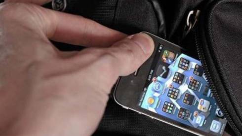 18-летний грабитель отобрал телефон у карагандинца
