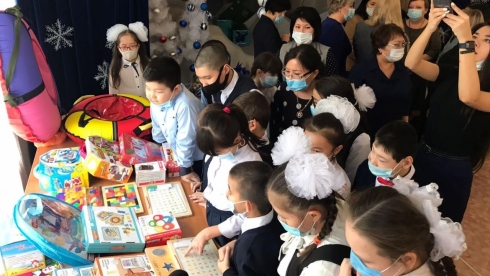 Совет деловых женщин Карагандинской области приготовил новогодние сюрпризы для детей