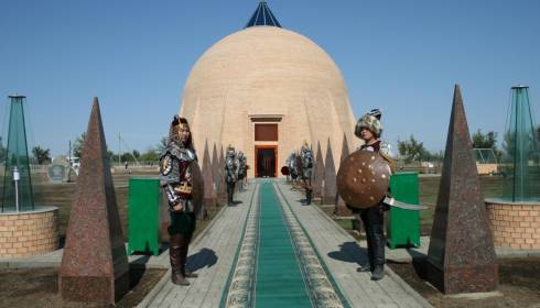 Карагандинские школьники отправились на экскурсию по сакральным местам Актюбинской области