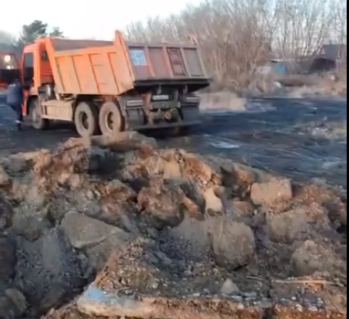 На 86 тысяч оштрафовали карагандинца за сброс строительного мусора с грунтом на окраине города