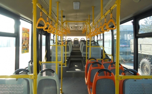 Где табло: карагандинцы озаботились отсутствием табличек с названиями остановок в автобусах