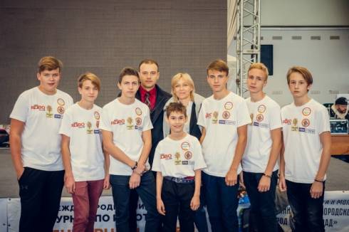 Карагандинские школьники завоевали три золотых медали на конкурсе по робототехнике в России