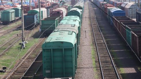 Токаев призвал использовать возможности железной дороги Казахстан - Туркменистан - Иран