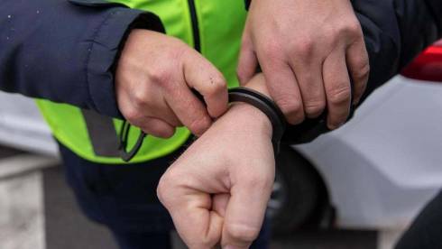 Подозреваемого в грабеже женщины задержали в Караганде