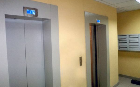 Аким Карагандинской области поручил обновить лифтовое оборудование