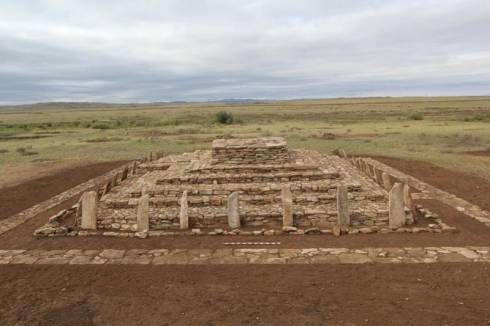 Карагандинские археологи завершили реконструкцию 3000-летней Сарыаркинской пирамиды