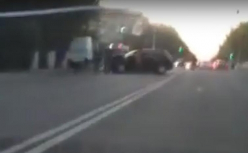В Караганде во время ДТП 18-летний водитель выехал на пешеходный тротуар