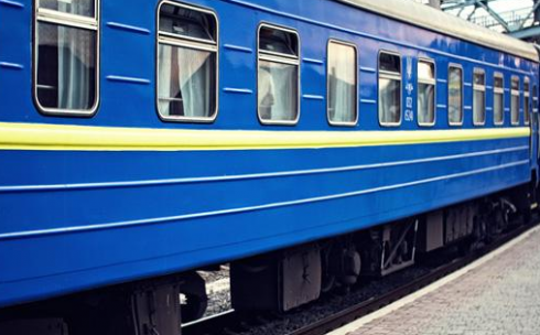 На станции Сары-Шаган проводник высадила из поезда супругов с двухлетним ребенком