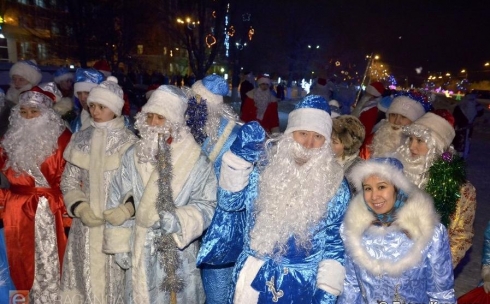 Сегодня пройдет традиционный парад Дедов Морозов!