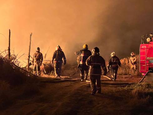 Крупный пожар в Караганде: сгорел жилой дом и хозяйственные строения