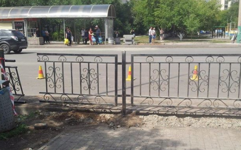 Почему в Караганде убрали пешеходный переход на улице Муканова?