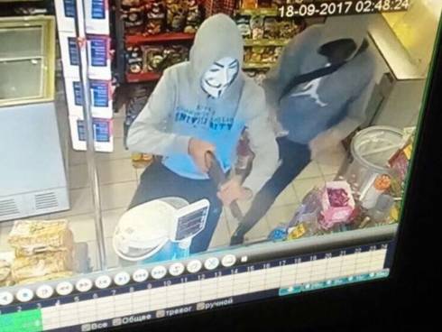Начато досудебное расследование по делу о нападении на магазины неизвестных в масках в Темиртау