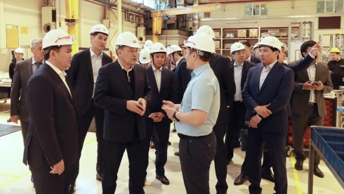 Ералы Тугжанов ознакомился с деятельностью промышленных предприятий в Карагандинской области