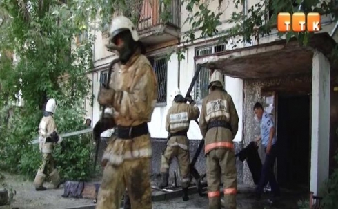 В Темиртау двое детей попали в реанимацию из-за пожара